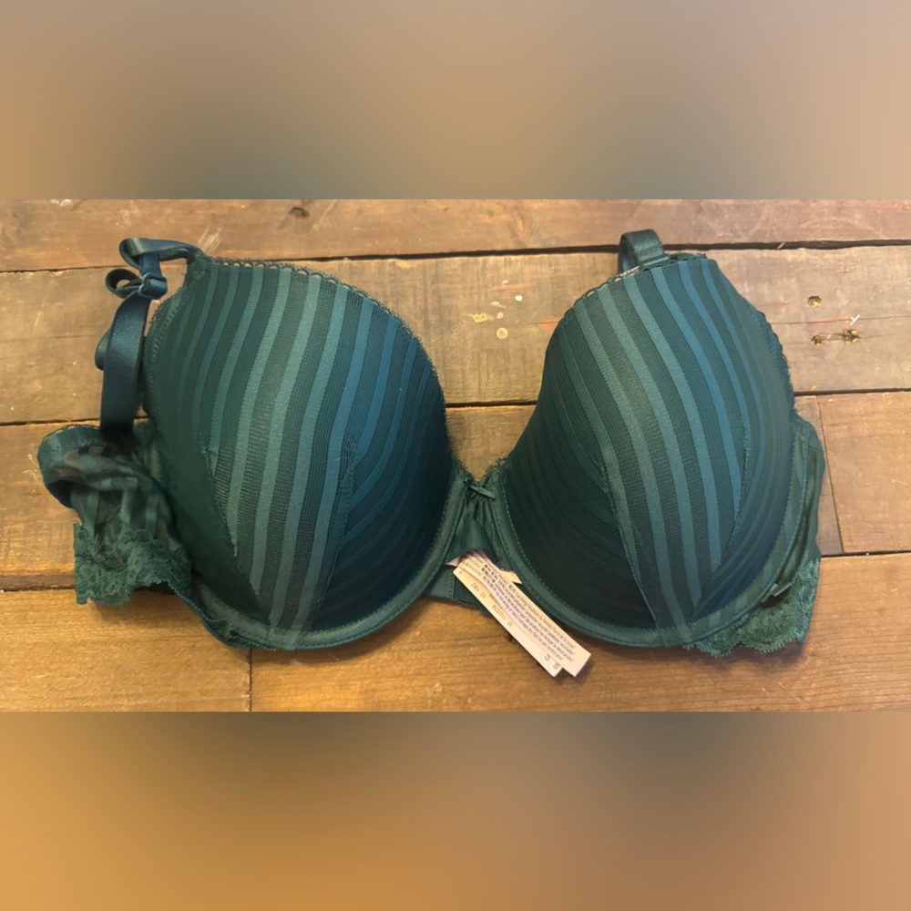 VICTORIA'S SECRET
Sexy Tee Sheer Heritage Lightly Lined Demi Bra